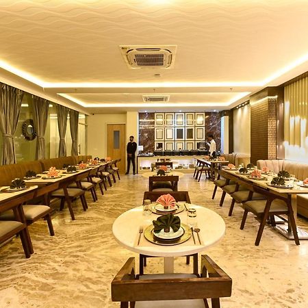 Hotel Avalon Palms Agra Agra  Bagian luar foto
