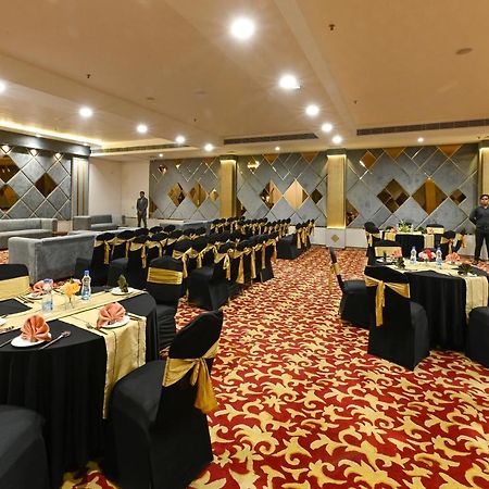 Hotel Avalon Palms Agra Agra  Bagian luar foto
