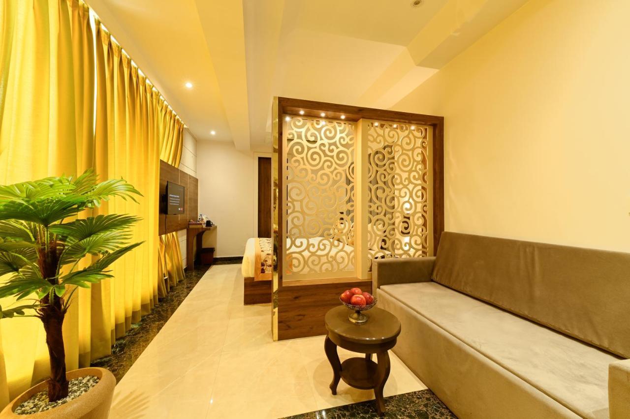 Hotel Avalon Palms Agra Agra  Bagian luar foto