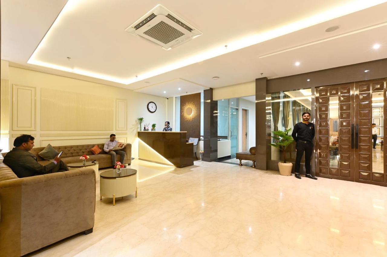 Hotel Avalon Palms Agra Agra  Bagian luar foto
