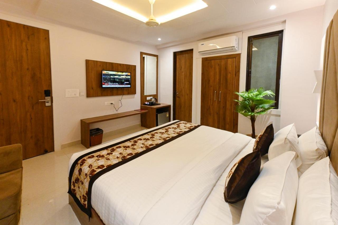 Hotel Avalon Palms Agra Agra  Bagian luar foto