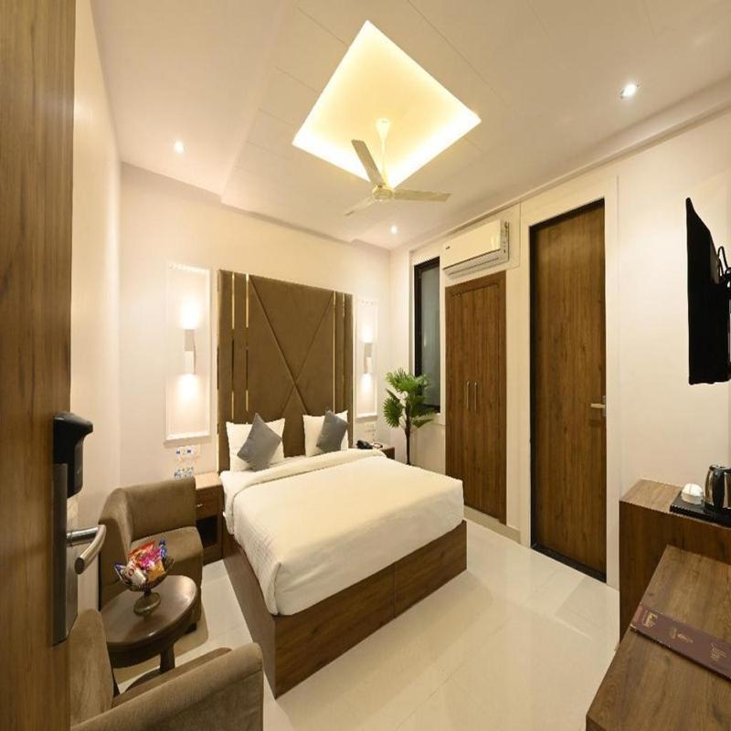 Hotel Avalon Palms Agra Agra  Bagian luar foto