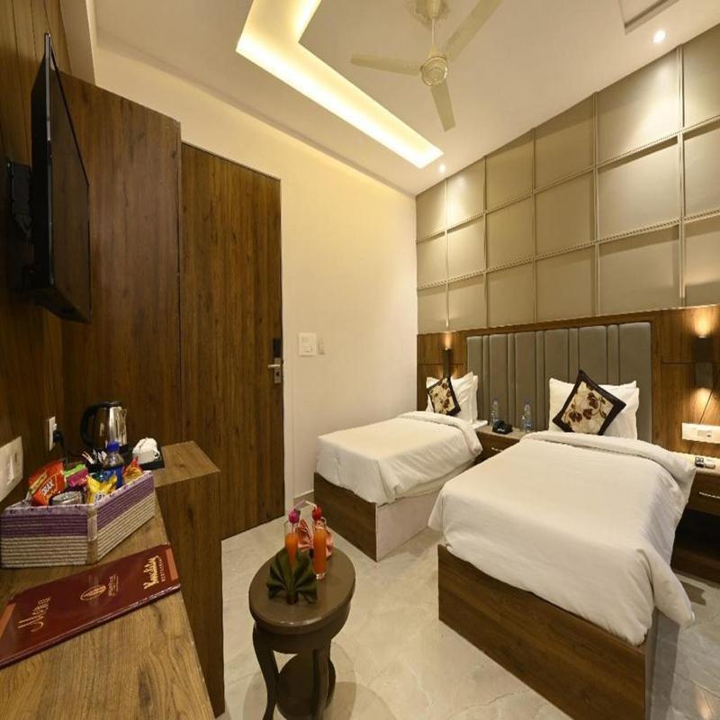 Hotel Avalon Palms Agra Agra  Bagian luar foto